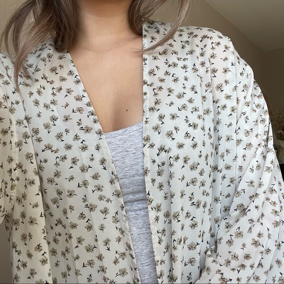 Floral Summer Robe - Picture 2 of 5